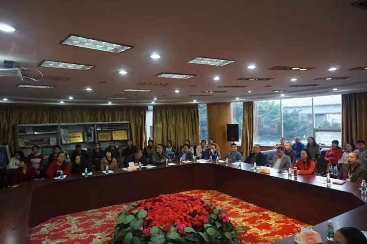 不忘初心 牢記使命：公司組織職工觀看十九大開幕會直播盛況